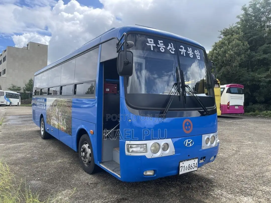 Hyundai Aero Town 2016 Blue