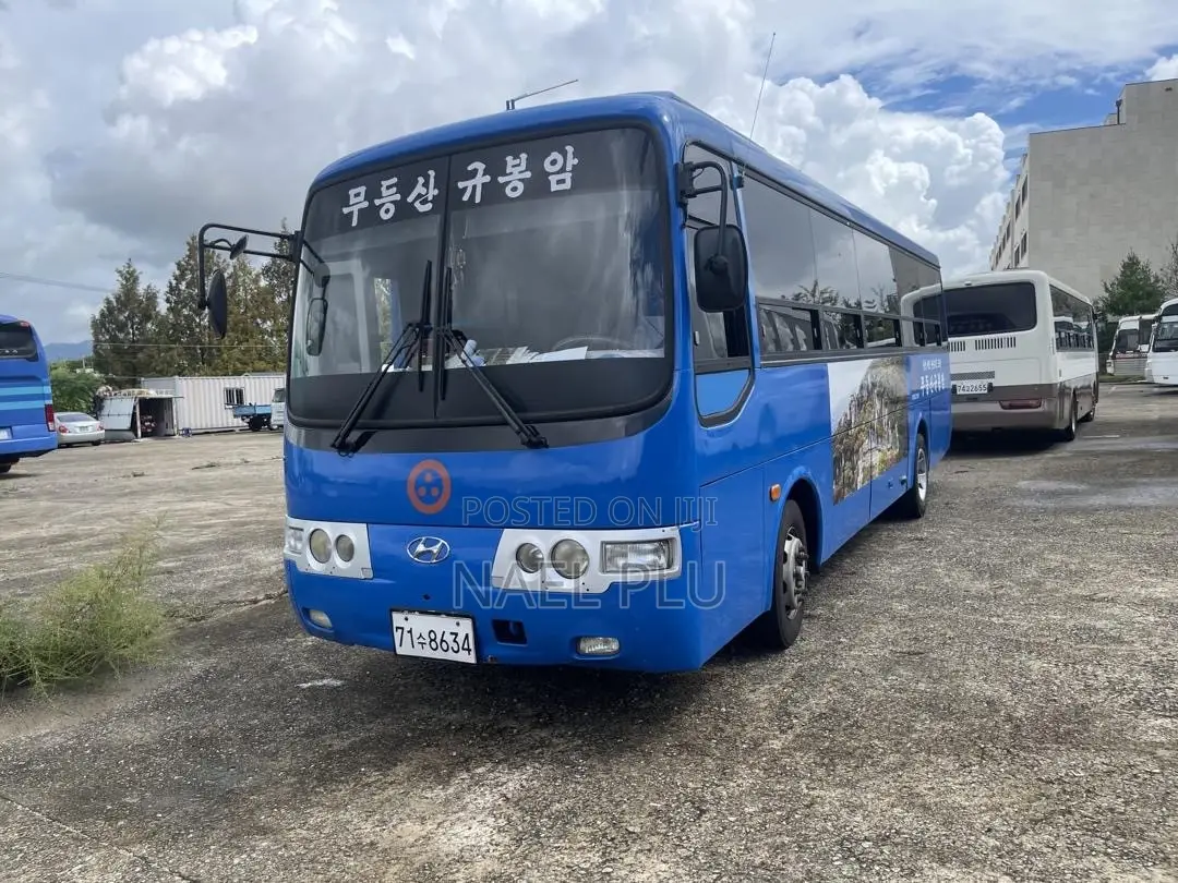 Hyundai Aero Town 2016 Blue