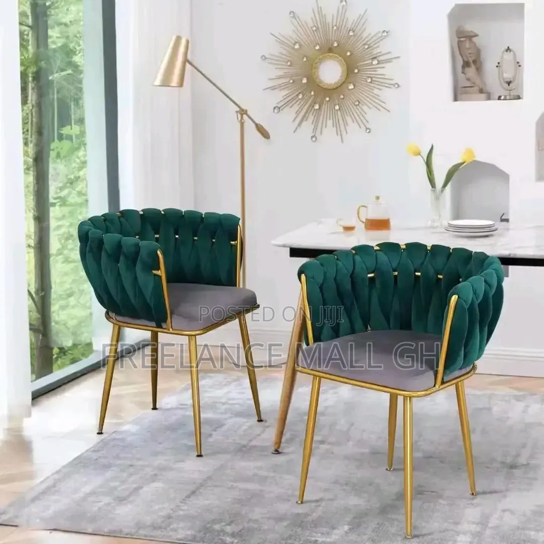 Luxury Cushioned Chair