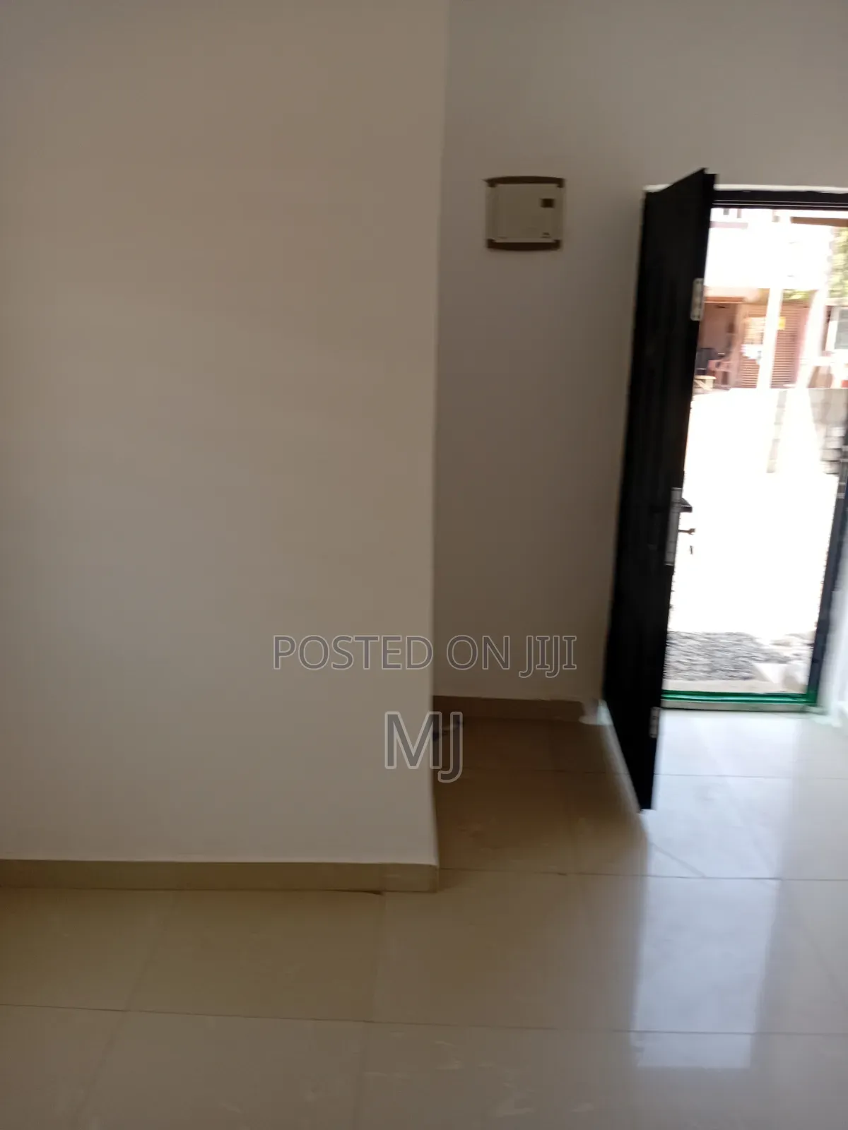 1bdrm Apartment in Mej, School Junction for rent