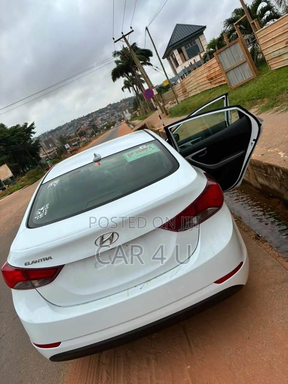 Hyundai Elantra 2016 White