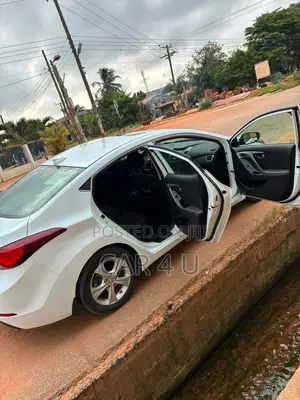 Hyundai Elantra 2016 White