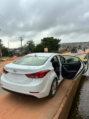 Hyundai Elantra 2016 White