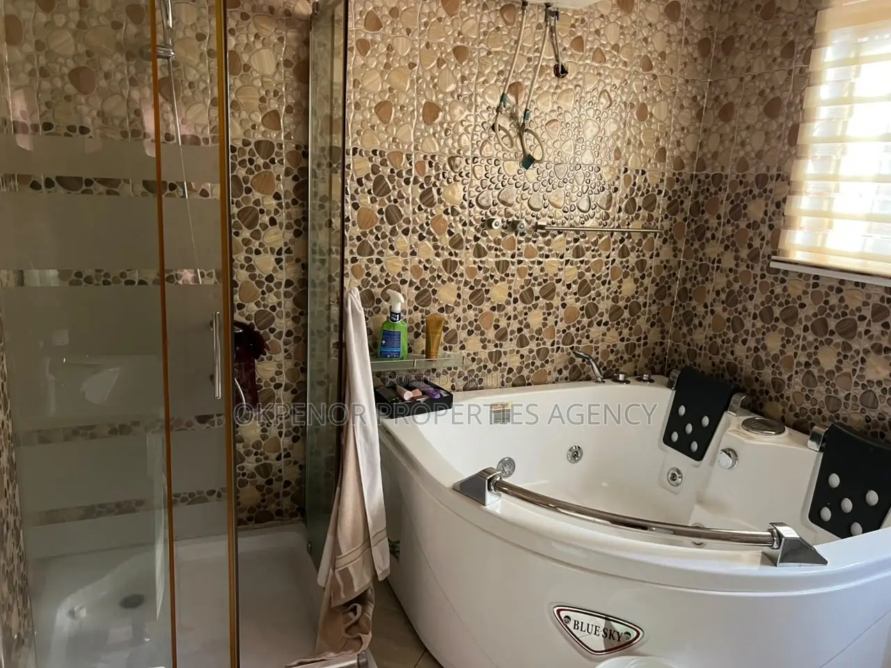 3bdrm House in Tema for sale