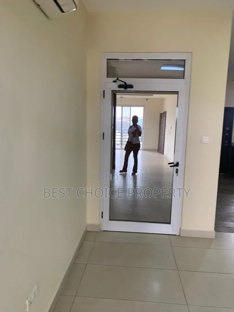 2bdrm Apartment in East Legon, A&C Mall Area for rent