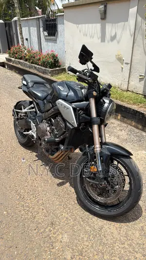 Honda CB 2022 Black