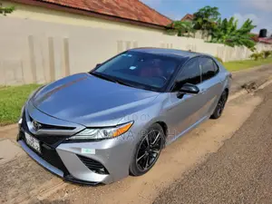 Toyota Camry XSE FWD (2.5L 4cyl 8AM) 2018 Silver