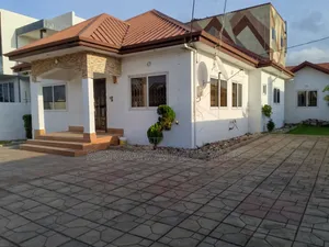 4bdrm House in Lake Side Estate Com for rent