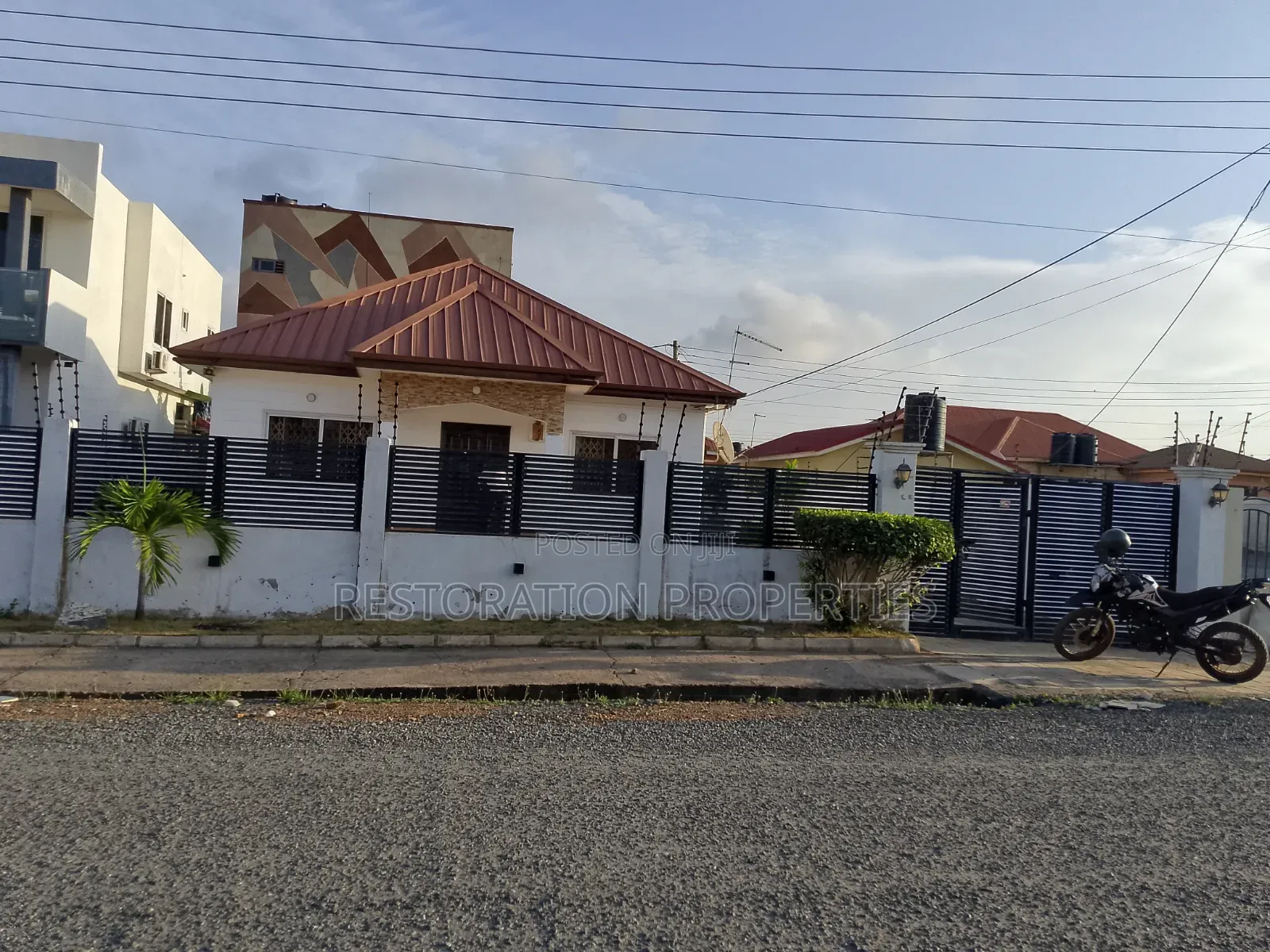 4bdrm House in Lake Side Estate Com for rent