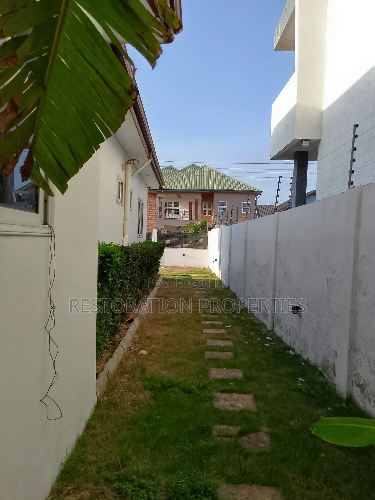 4bdrm House in Lake Side Estate Com for rent