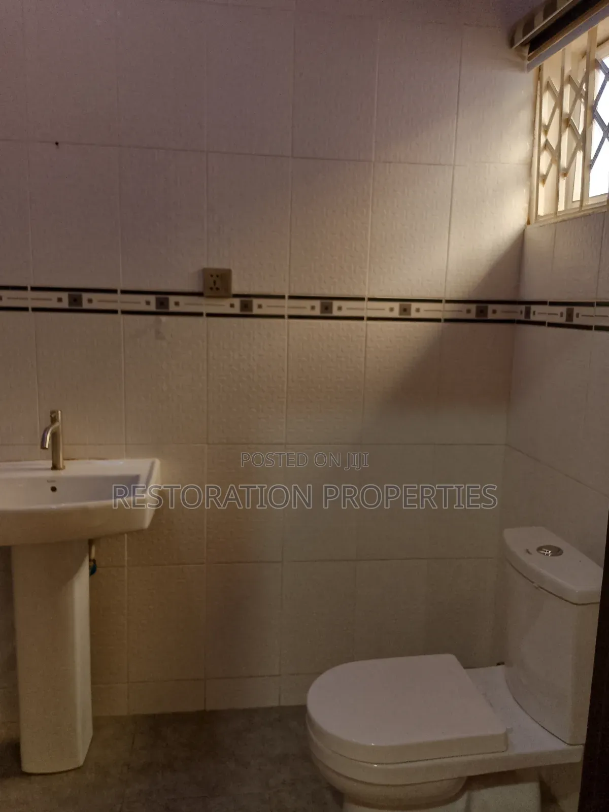 4bdrm House in Lake Side Estate Com for rent