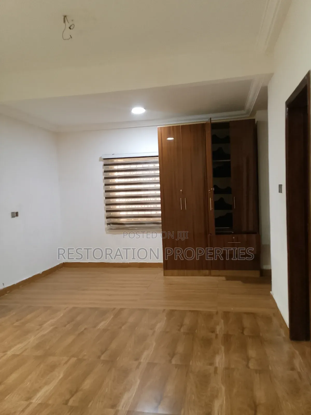4bdrm House in Lake Side Estate Com for rent