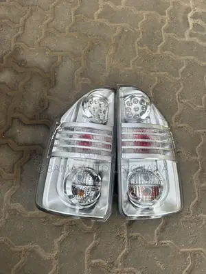 Toyota Voxy /Noah Taillight 2008 2009 2010 2011 2012 2013 Tail Light