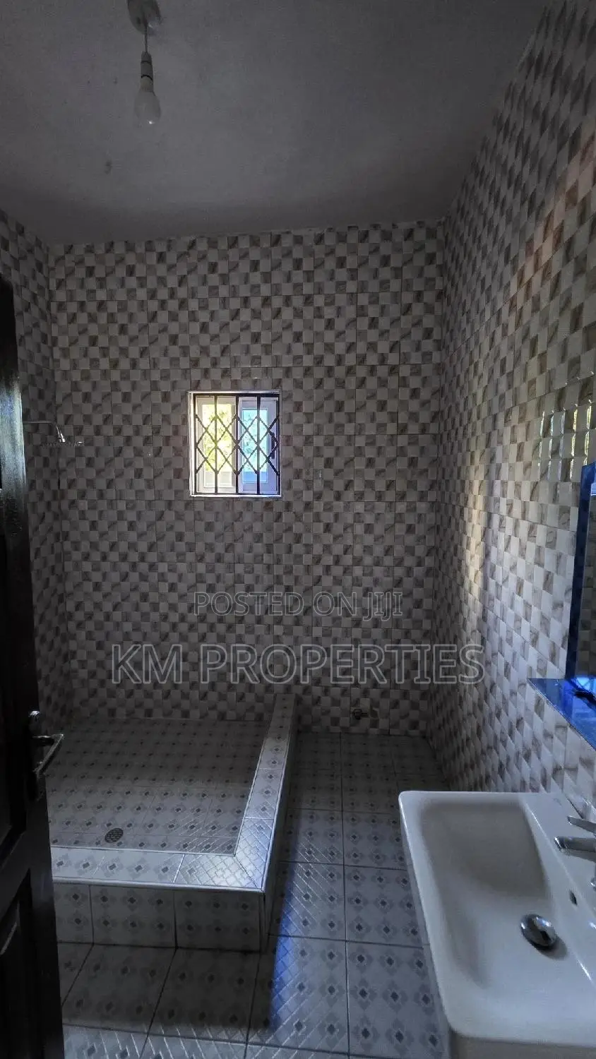 2bdrm Apartment in Haatso for rent