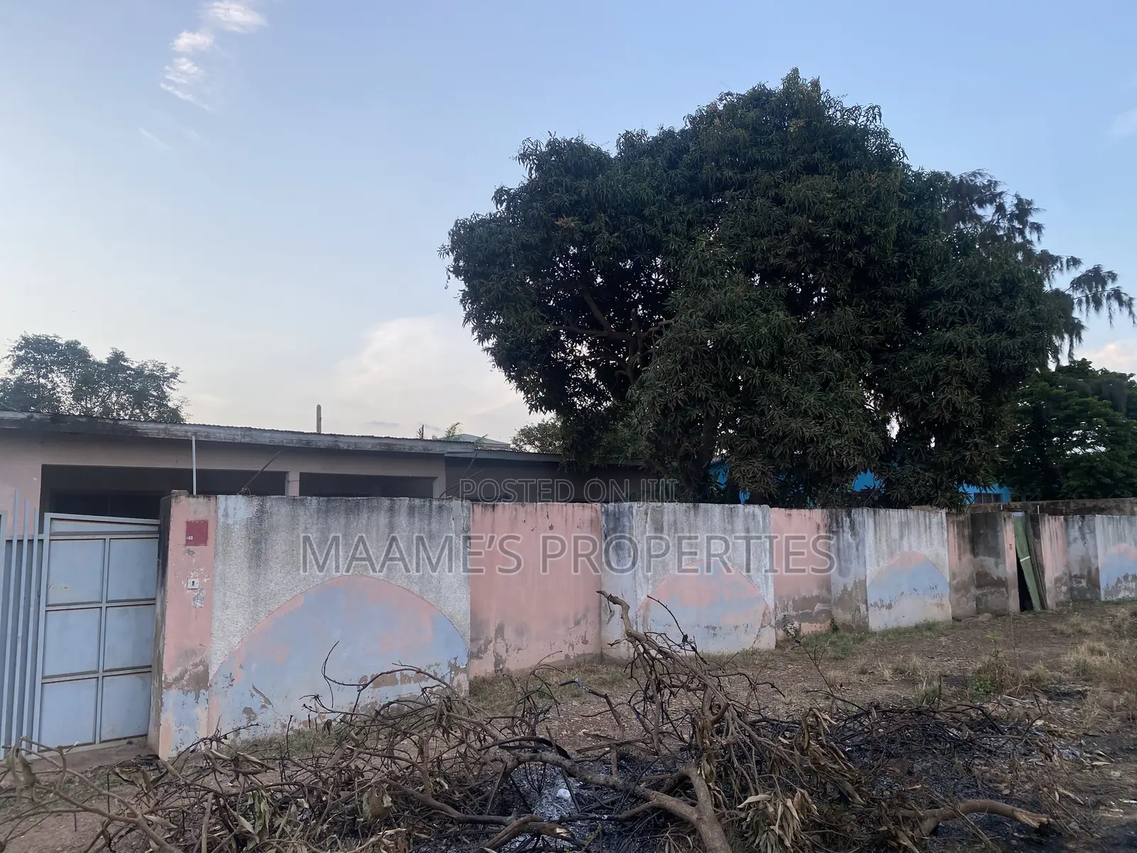 110x100 Land With Old Structure on Forsale at Adenta Housing