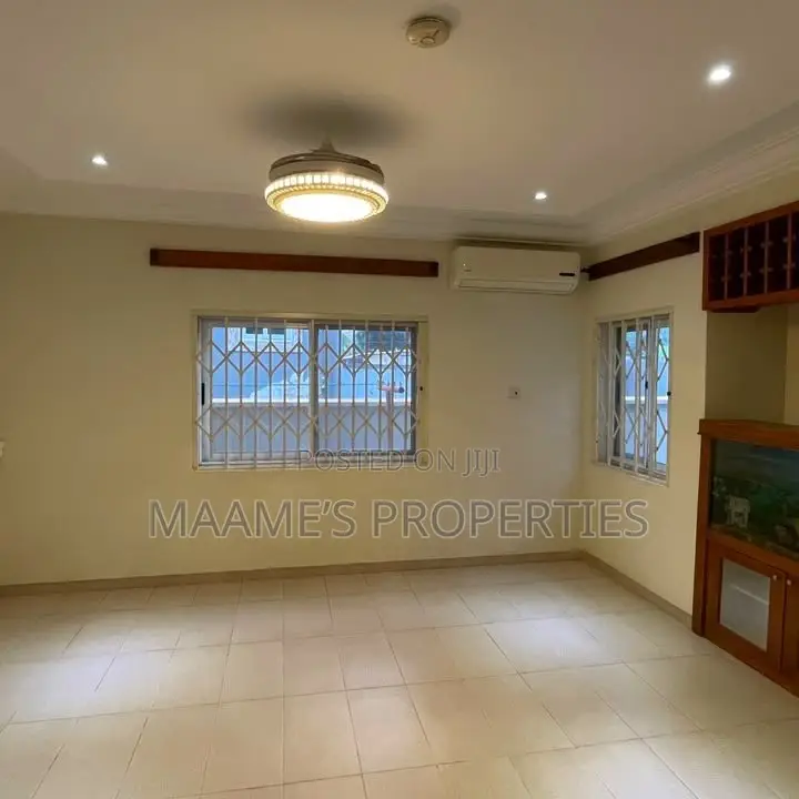 5bdrm Duplex in Adenta for rent