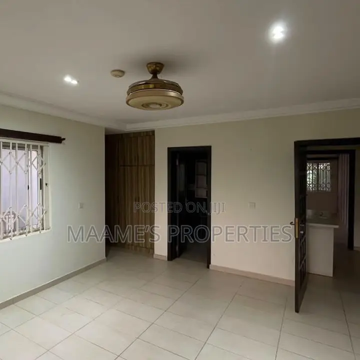 5bdrm Duplex in Adenta for rent