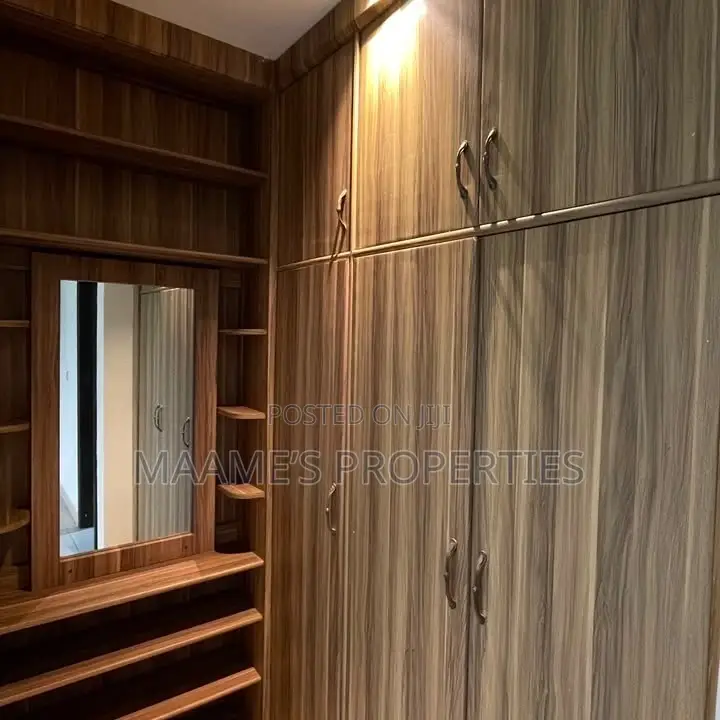 5bdrm Duplex in Adenta for rent