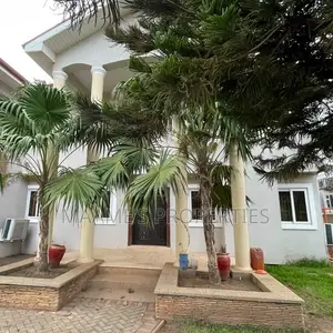 5bdrm Duplex in Adenta for rent