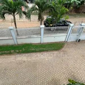 5bdrm Duplex in Adenta for rent