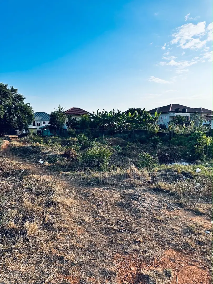 70x100 Plot of Land at Oyarifa-Focos Hospital/Electoral Commision Area