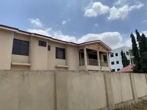 8bdrm Duplex in Oyarifa for sale