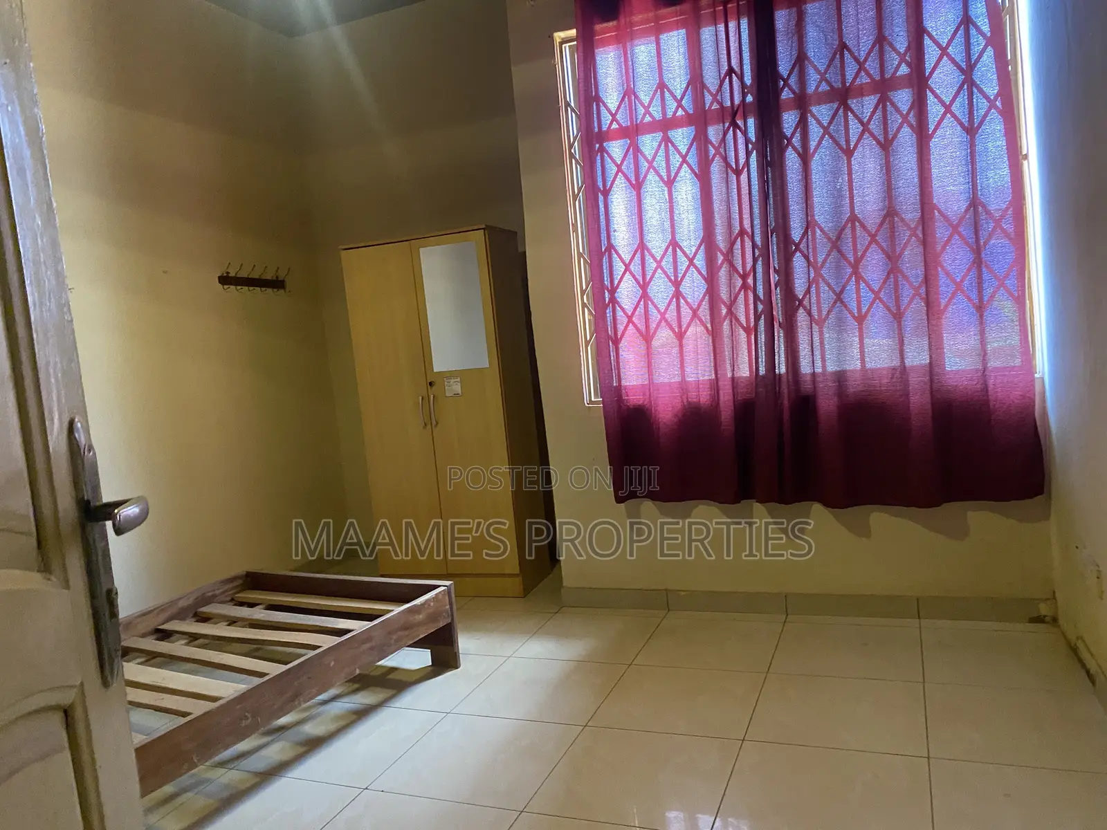 8bdrm Duplex in Oyarifa for sale