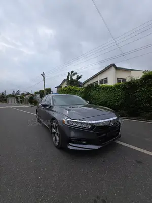 2019 Honda Accord Touring 2.0t - Full Option