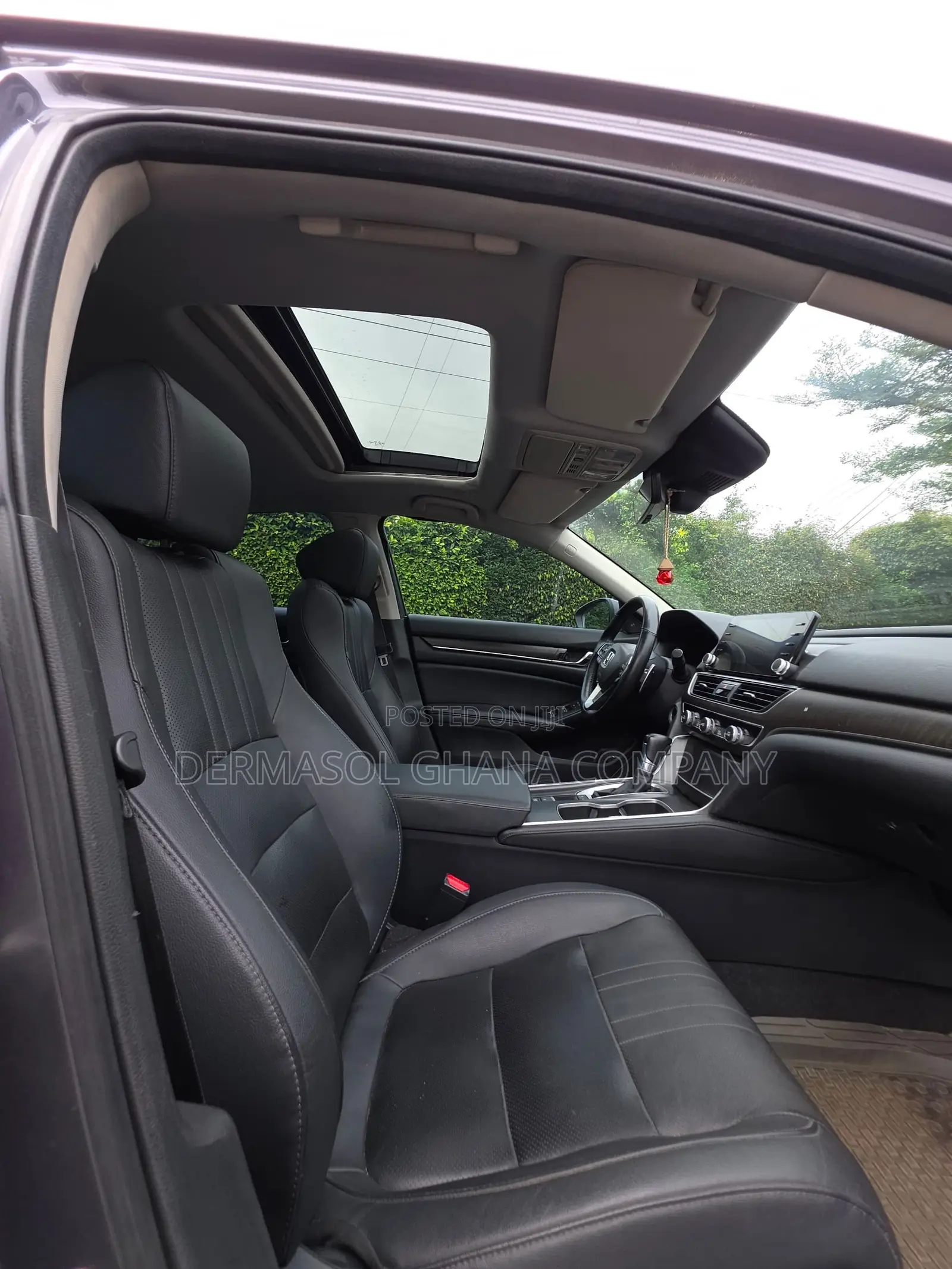 2019 Honda Accord Touring 2.0t - Full Option