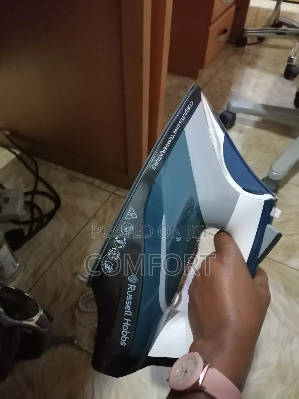 Russell Hobbs Cordless One Temperature Iron (2600w)
