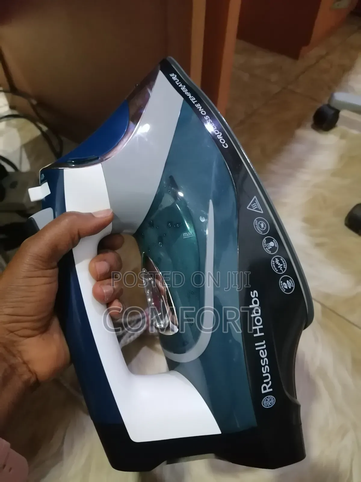 Russell Hobbs Cordless One Temperature Iron (2600w)