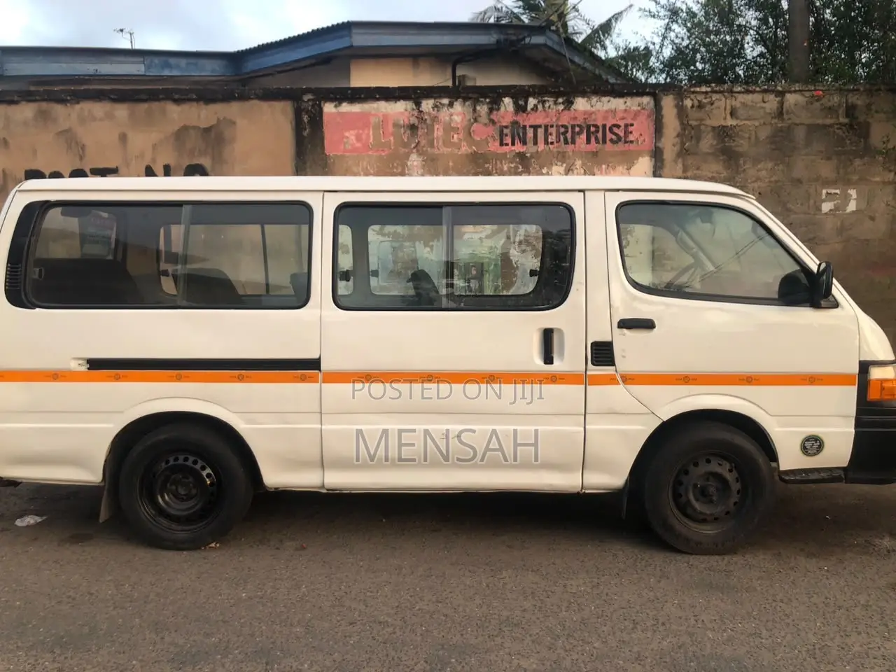 Toyota HiAce 2003 White