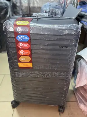 Premium Quality 29 Inches Large Size Antitheft Zip Unbreakable Bag.