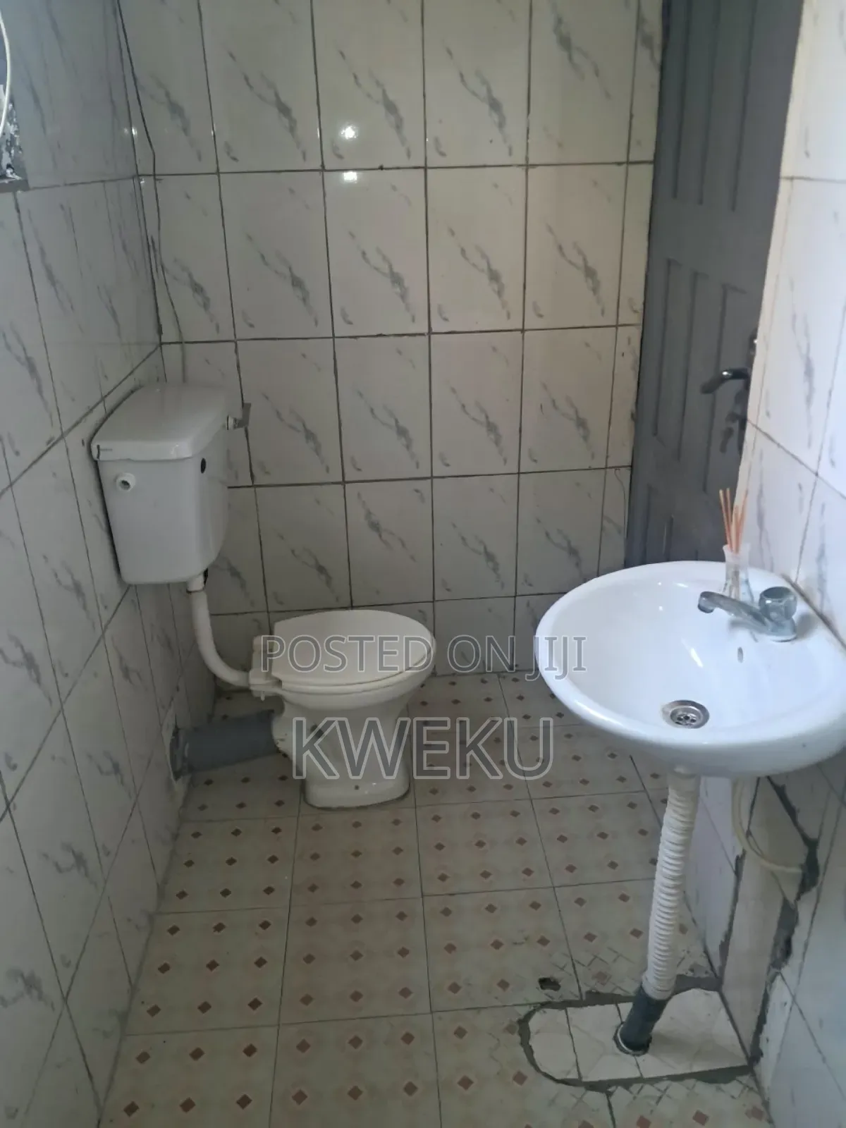 1bdrm Apartment in Estate Ag2Rncy, Baatsona Total for rent