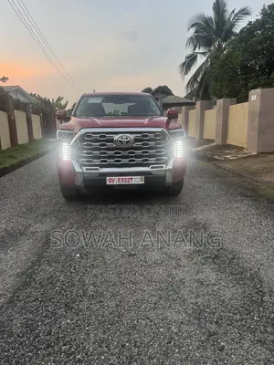 Toyota Tundra 2023 Red