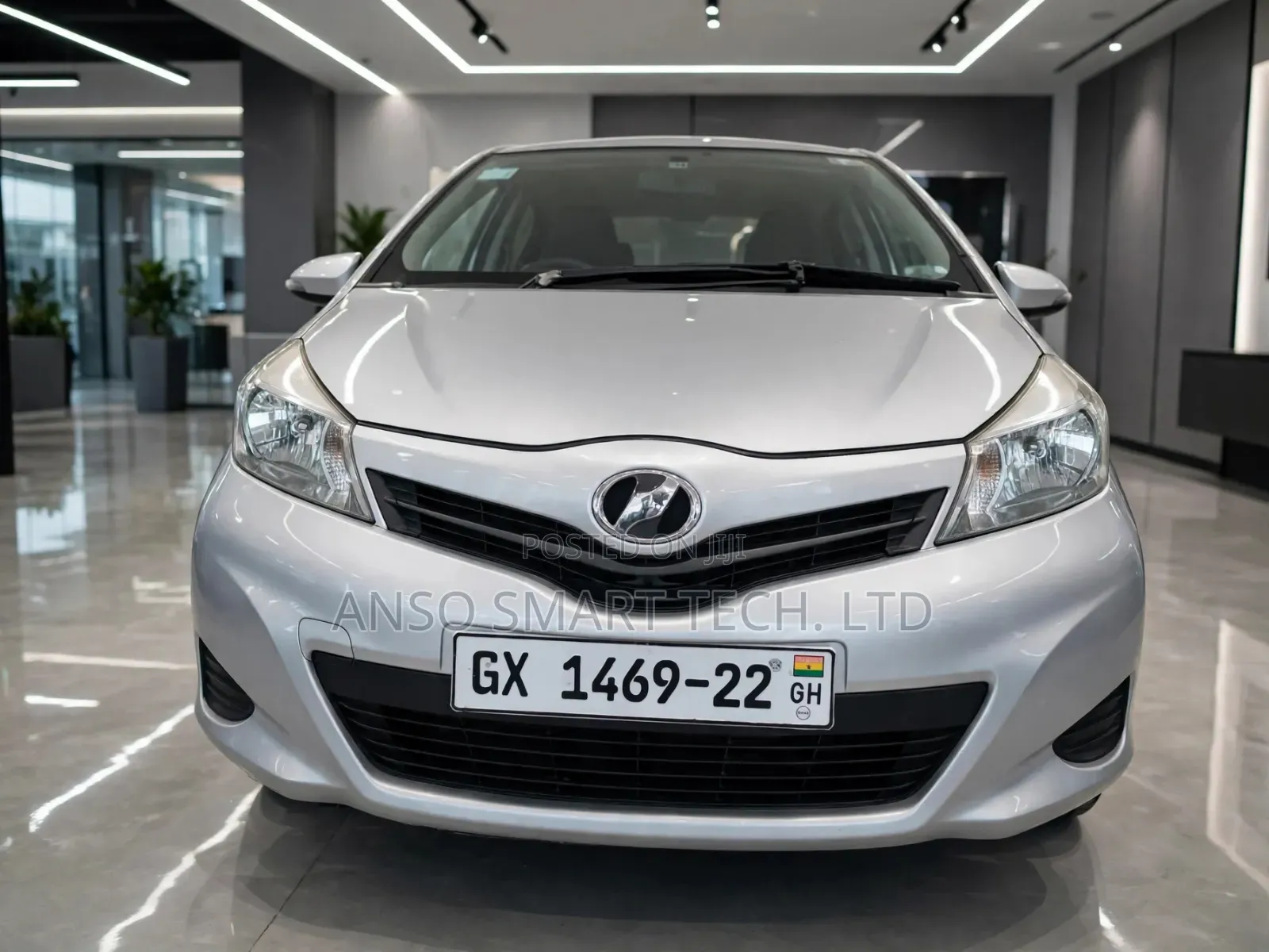 Toyota Vitz 2012 Gray