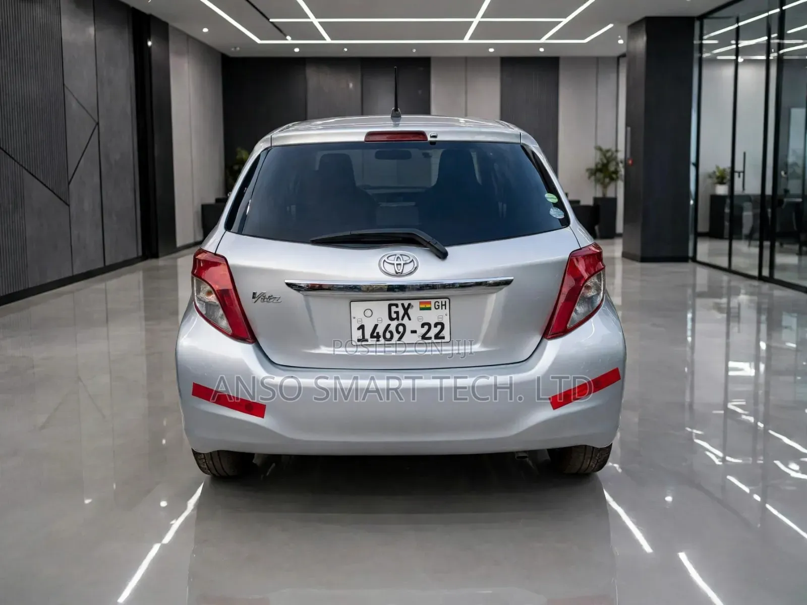 Toyota Vitz 2012 Gray