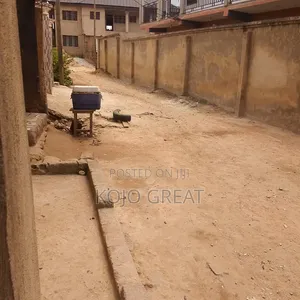 7bdrm House in Sowutuom, Last Stop for sale
