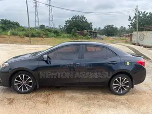 Toyota Corolla SE (1.8L 4cyl 6M) 2019 Black