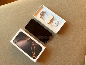 Apple iPhone 16 Pro Max 256 GB Gold