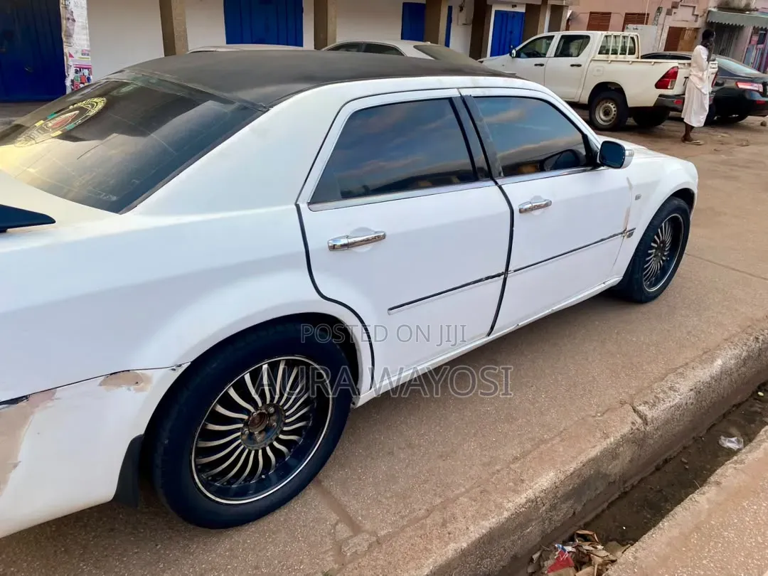 Chrysler 300 300C RWD 2007 White