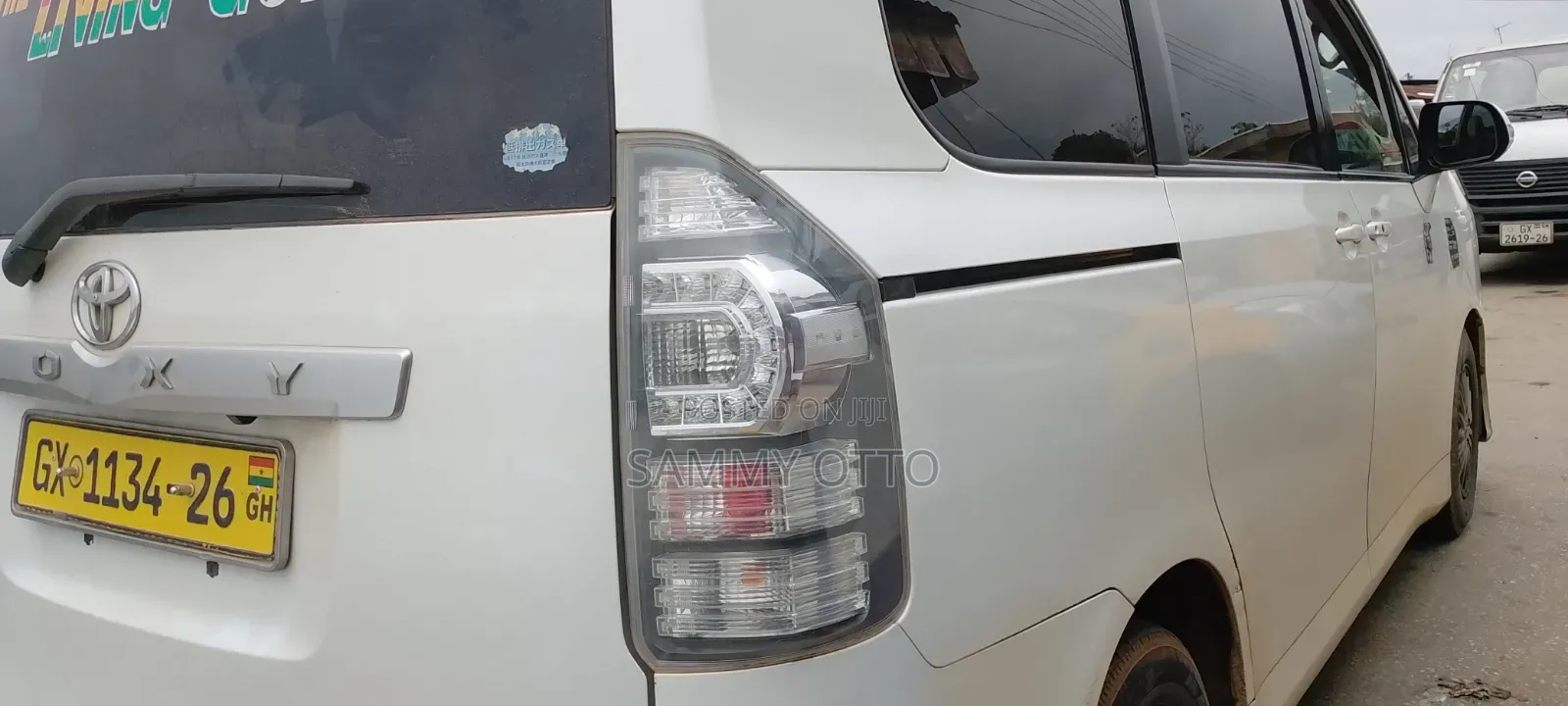Toyota Voxy 2012 White