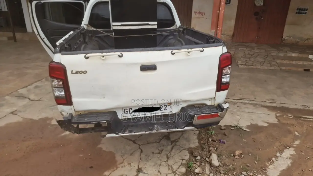 Mitsubishi L200 2021 White
