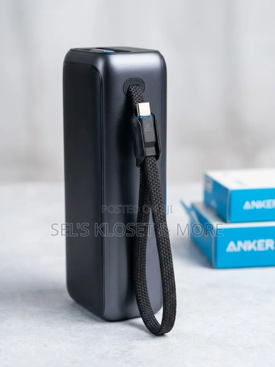 ​Anker Laptop Power Bank (25K, 165W, Built-in and Retractable Cable)