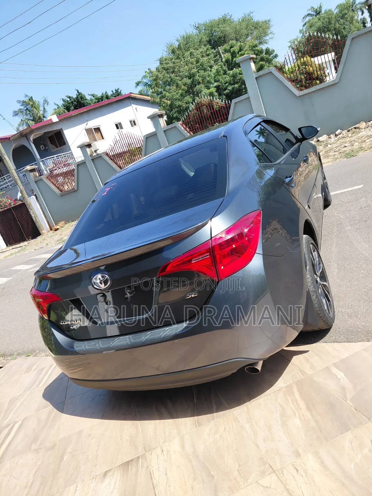 Toyota Corolla SE (1.8L 4cyl 6M) 2018