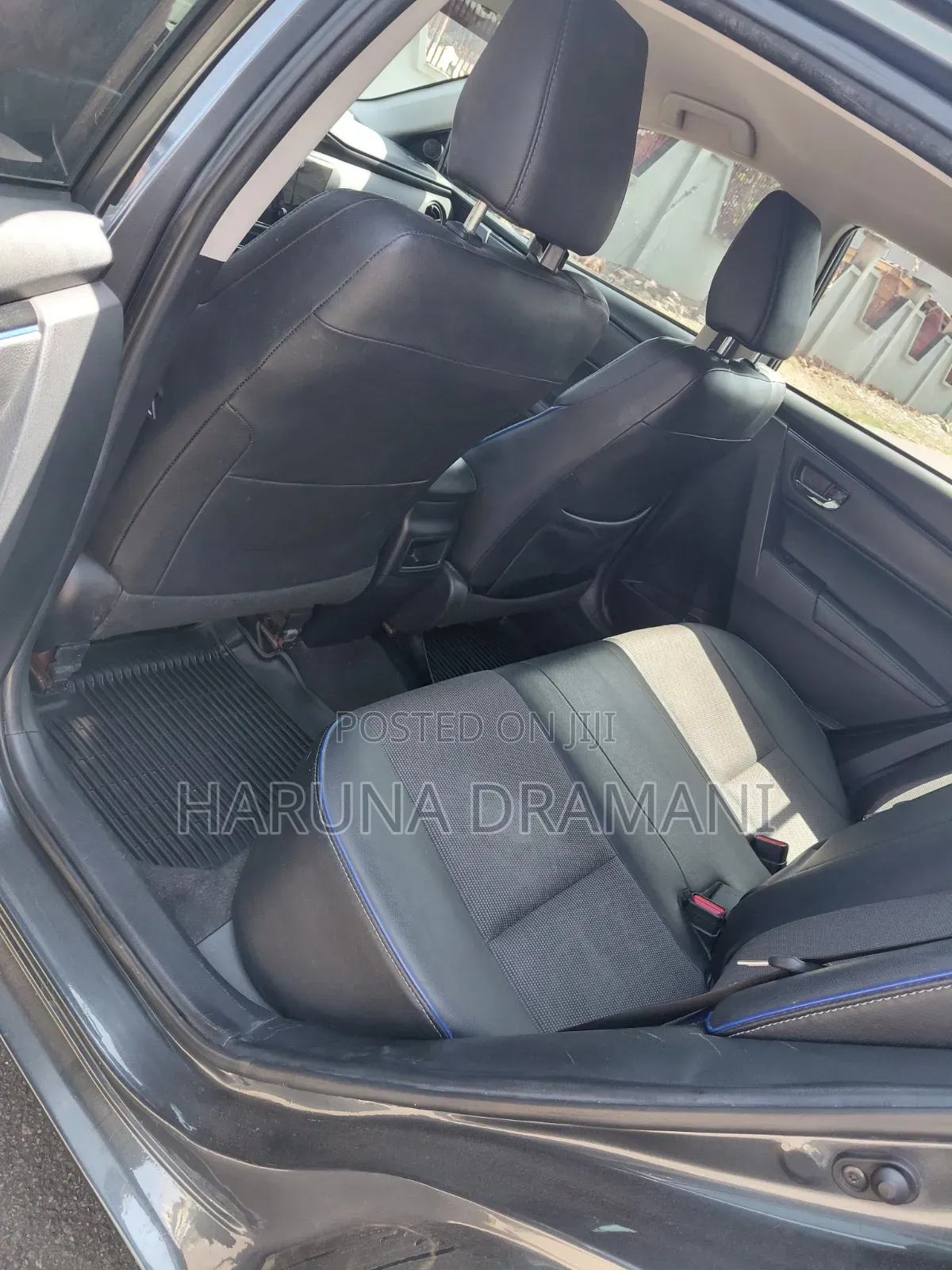 Toyota Corolla SE (1.8L 4cyl 6M) 2018