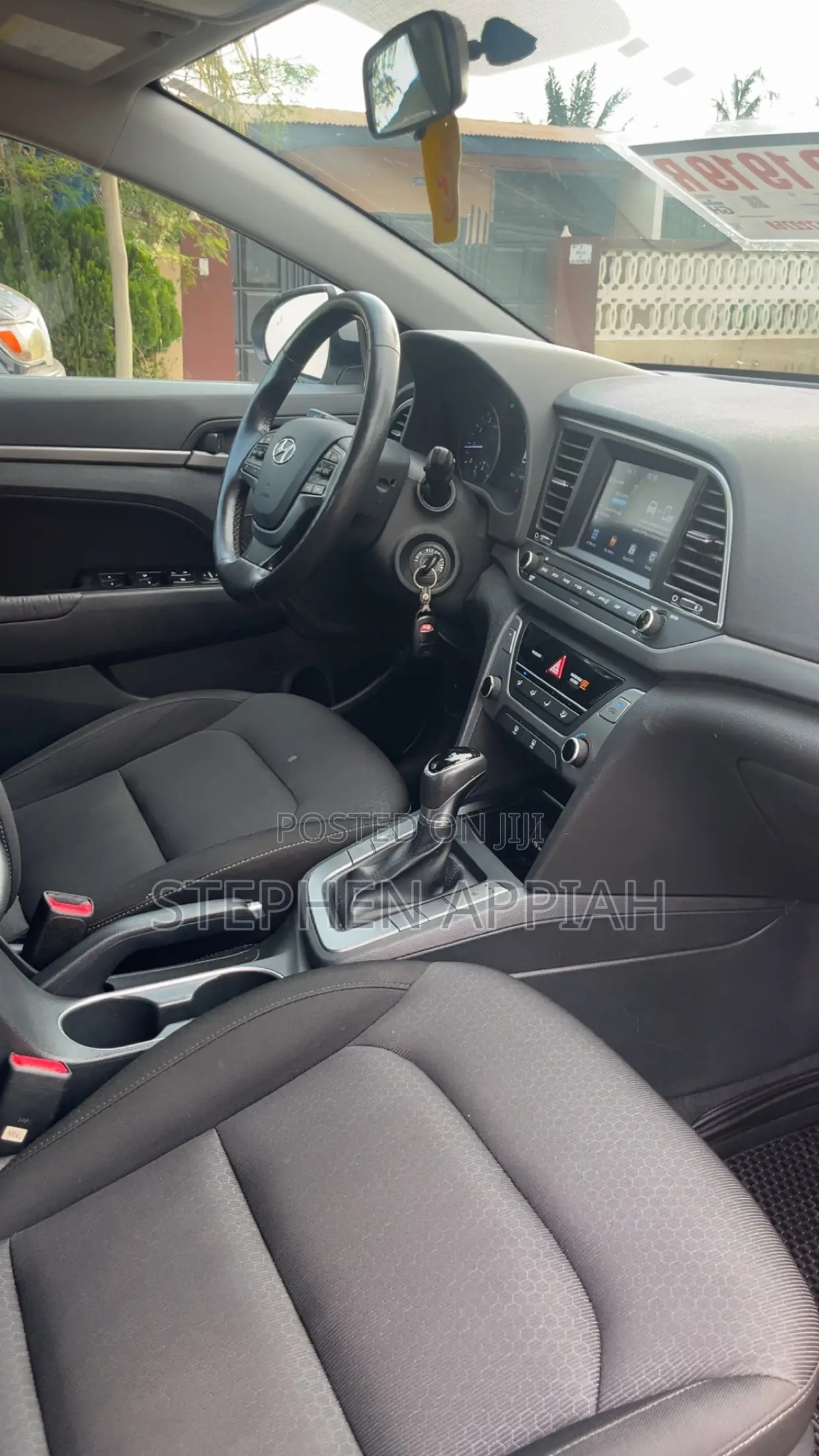 Hyundai Elantra Limited Sedan FWD (2.0L 4cyl 6A) 2017 Silver