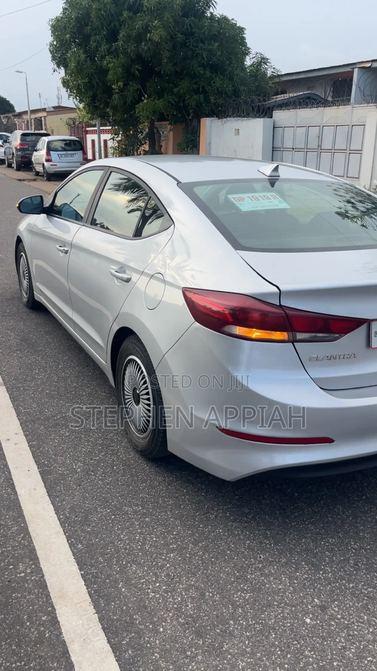 Hyundai Elantra Limited Sedan FWD (2.0L 4cyl 6A) 2017 Silver
