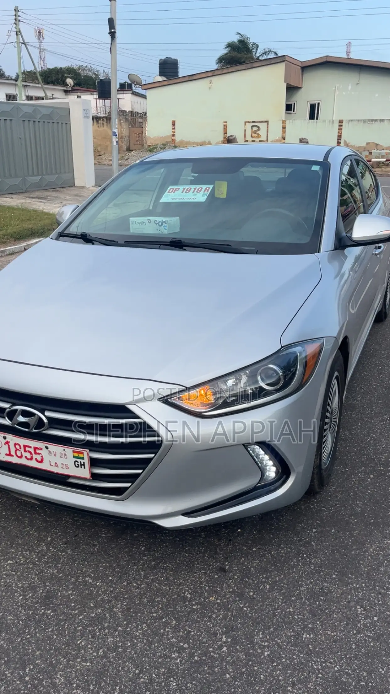 Hyundai Elantra Limited Sedan FWD (2.0L 4cyl 6A) 2017 Silver