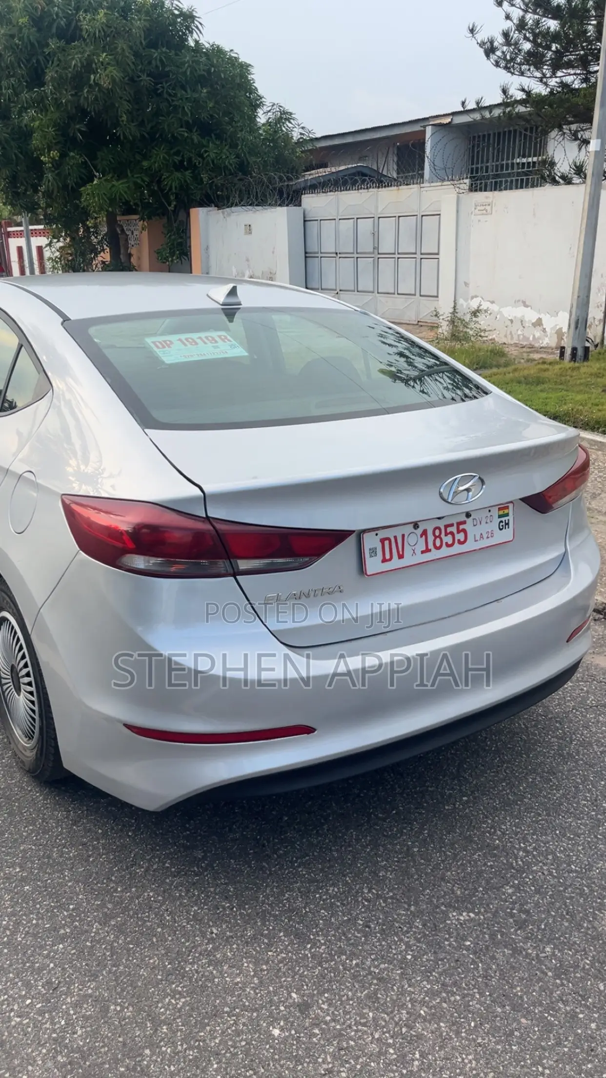 Hyundai Elantra Limited Sedan FWD (2.0L 4cyl 6A) 2017 Silver